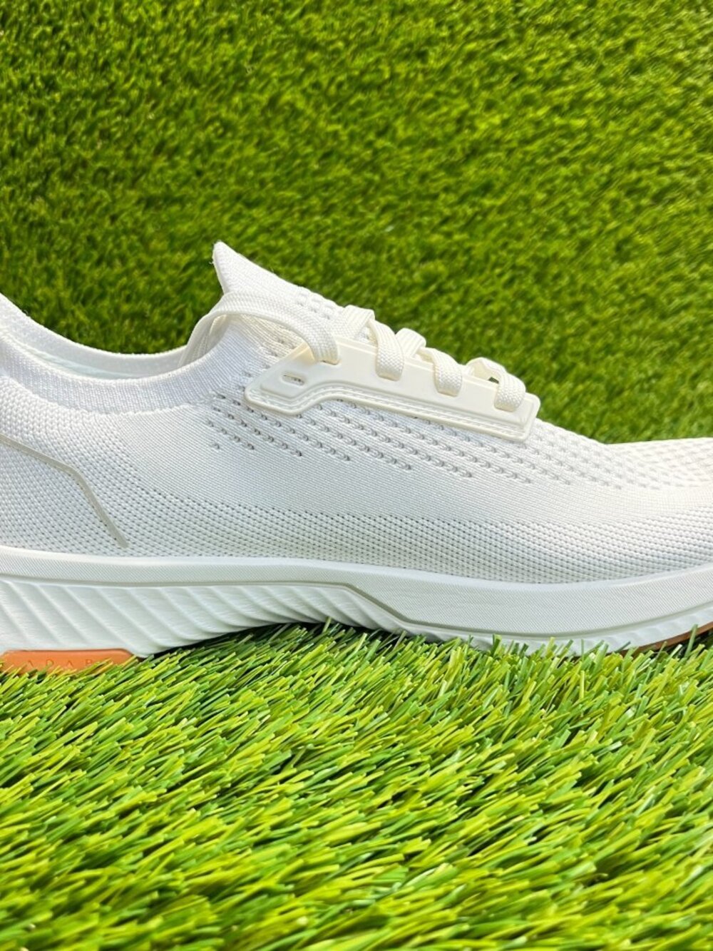 Flux Adapt Runner White Gum Womens Size 8.5 Mens Size 7 Running Casual Shoes - Picture 4 of 10